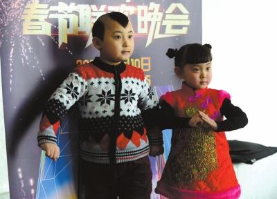 爷爷将留邓鸣贺妹妹在身边让她完成哥哥遗愿