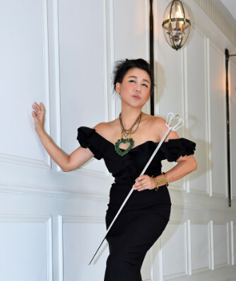 50岁蓝心湄放话再拍全裸照脱到只剩丁字裤