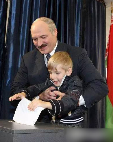 白俄罗斯总统儿子来京看阅兵 帅萌模样迷倒万千网友