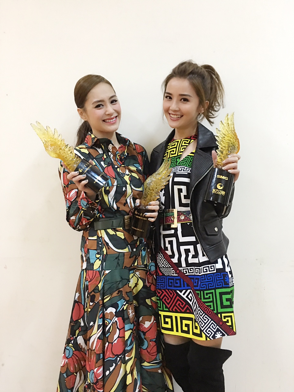 十五年娱乐影响力组合"大奖,阿sa蔡卓妍摘得"港台地区跨界女艺人"大奖