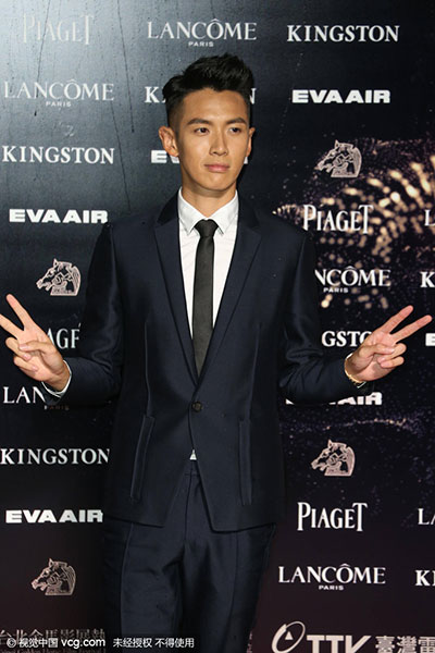 柯震东惊喜现身红毯柯震东现场高喊:"好久不见"凤凰娱乐讯 第52届金马