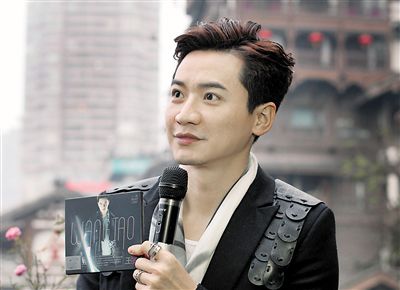 王弢展示新专辑