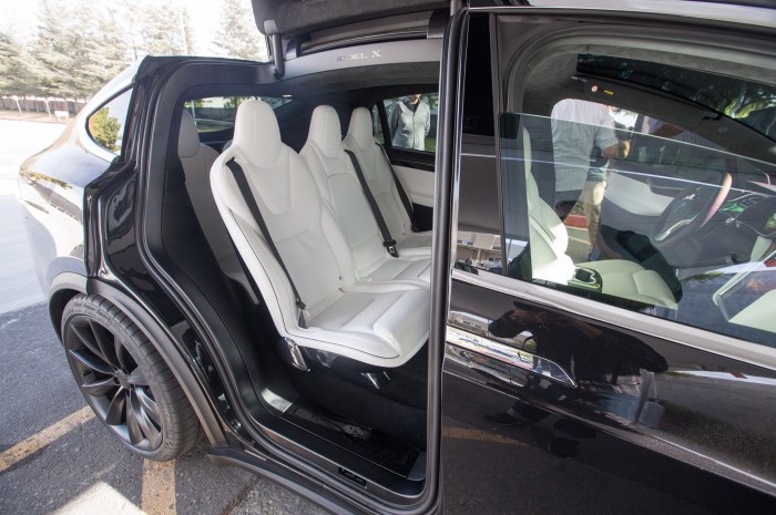 特斯拉model x公布国内售价区间:96-117万元