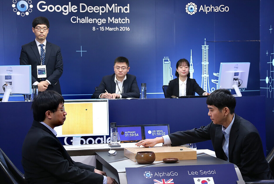 北京时间3月13日,棋手李世石与谷歌alphago的人机大战第四场今日开战