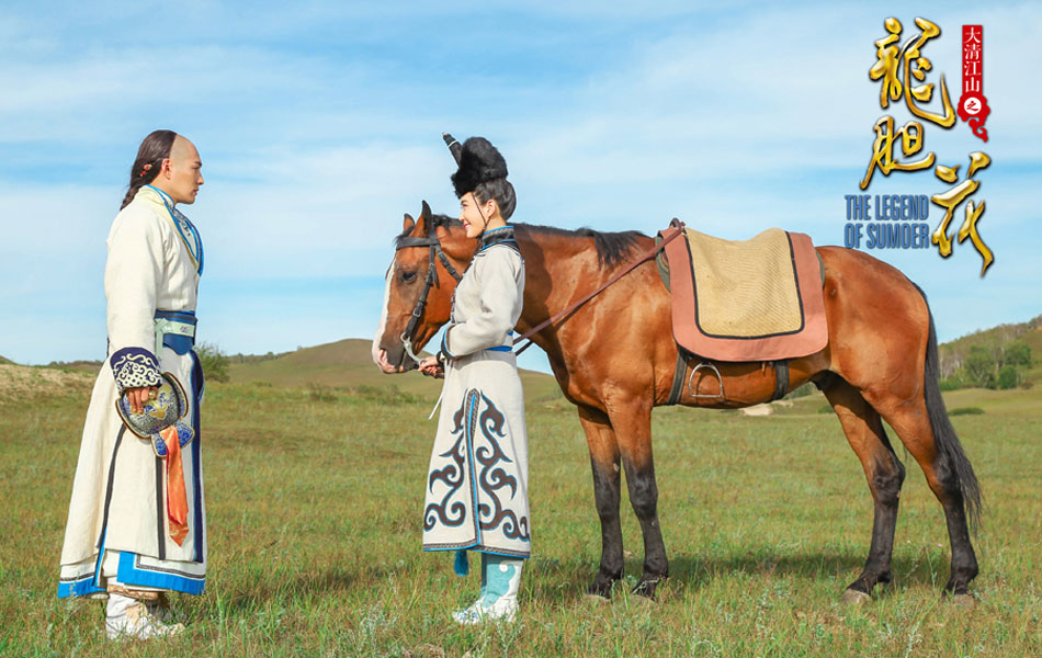 片花以航拍辽阔的蒙古大草原开篇,以皇太极(富大龙饰)与多尔衮(严屹宽