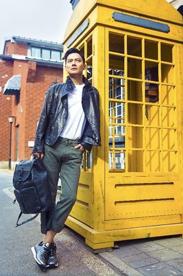 "小鲜肉"蒋劲夫和演员高圣远都不约而同地选择hogan黑色系夹克搭配