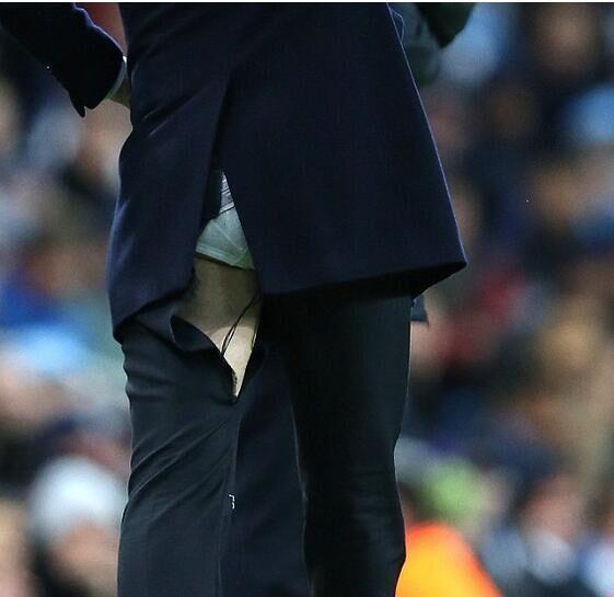 足坛教练三大宝:齐祖西裤温格拉链 勒夫抠鼻成经典