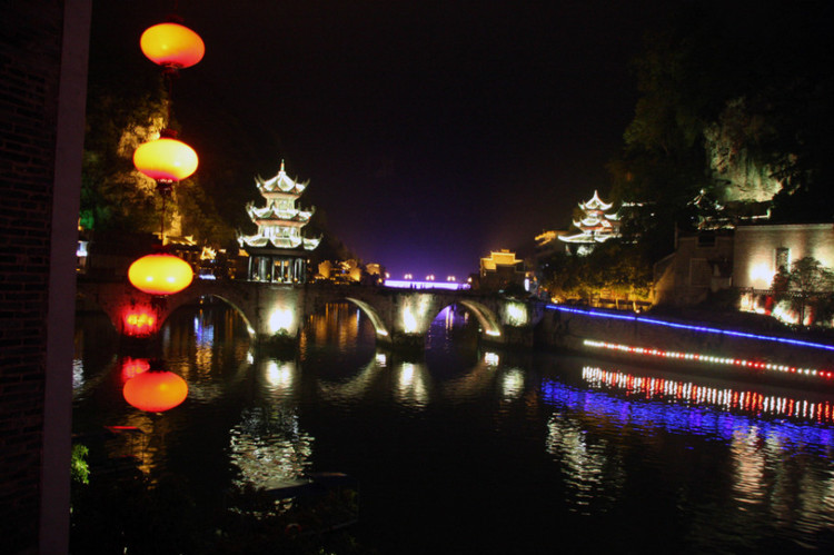 贵州太极镇镇远古镇好一处歌舞池