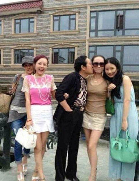 娱乐圈四女艺人与王林吻别照网络热传高清大图