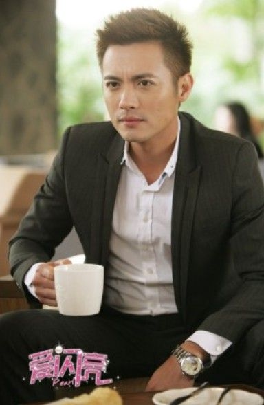 《爱闪亮》热播遭吐槽 范逸臣发型被批土豪金