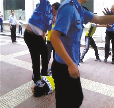 媒体称湖南邵阳聘千人替城管执法 罚款可提成80%