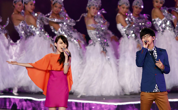 汪小敏携手胡夏唱民歌节主题曲被赞南宁之光