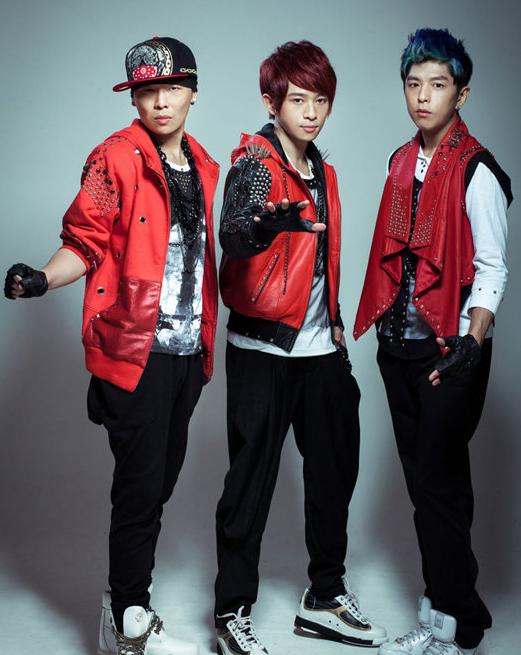 正文由北京新鲜音乐和台湾秘密音乐共同打造的最强r&b创作组合"小宇宙