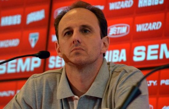 北京时间4月4日,巴西传奇门将罗热里奥-切尼宣布本赛季结束后退役