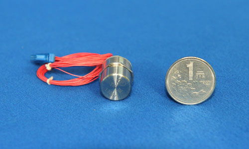 中航华燕研制国内最小陀螺仪 只有一元硬币大小