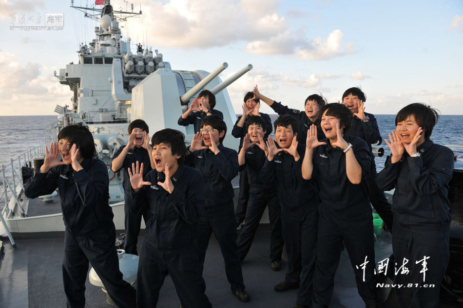 北海舰队赴西太平洋编队女兵集体亮相