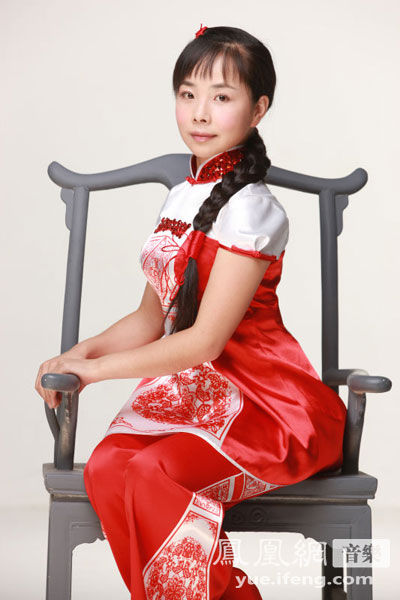 何云伟李菁叫卖"京韵华彩" 王二妮献唱"山丹丹花开"