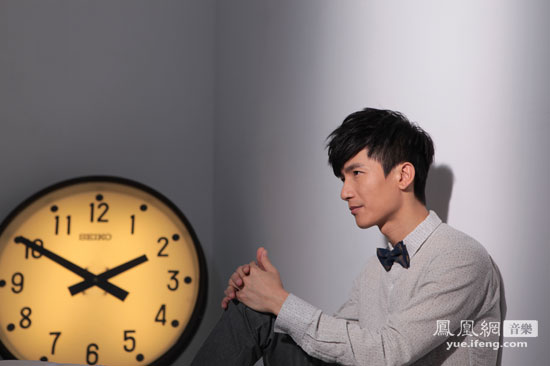 陈楚生《拥抱的温暖》mv首播 上演爱情离别时