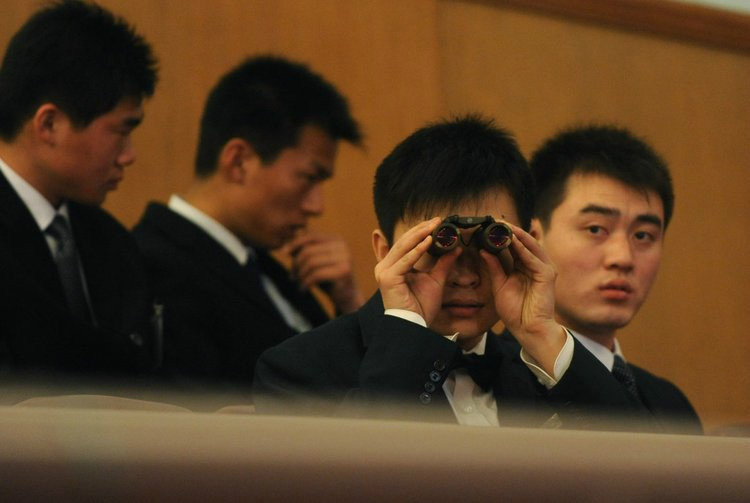 no.3/146年怀仁堂事变中拘捕四人帮,对结束文化大革命作出了帮助.