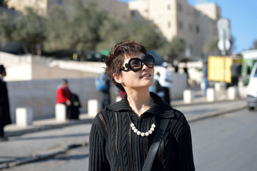 导演潘婕环保之旅 享受阳关与当地风土人情