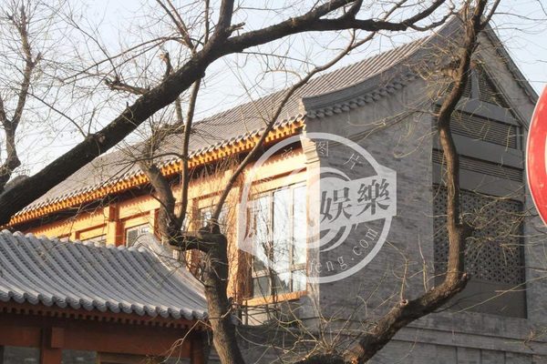 据了解,邓文迪获得的这套四合院,是默多克在2004年以总价约莫1千万元