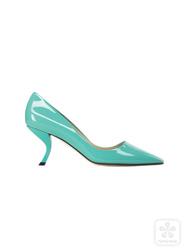 i薄荷绿色高跟鞋 6300元/roger vivier