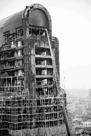 广州建业大厦发生大火致货物被烧 租户状告出租方