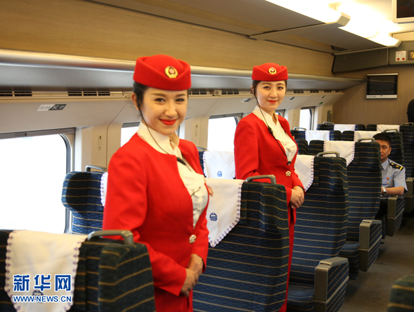 高清组图:本网记者带你体验新疆高铁|新疆|乌鲁木齐_凤凰资讯