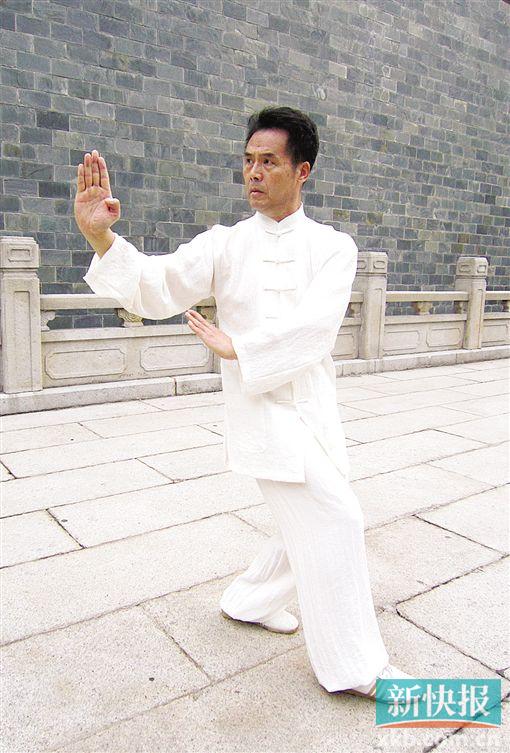 走进艺术机构 学宫二小姐的八卦掌