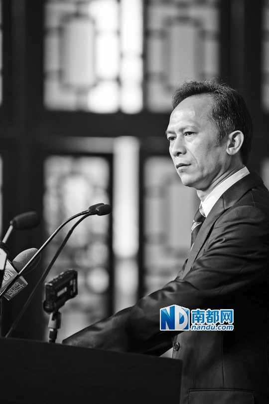 周亚伟履新广州副市长 以秘书长身份召开新闻发布会