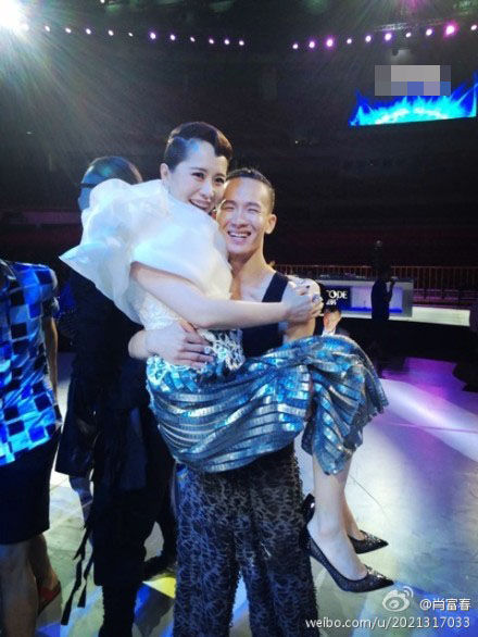 海清被学员公主抱