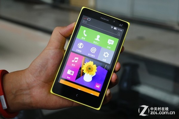 诺基亚xl4g升级版整体外观