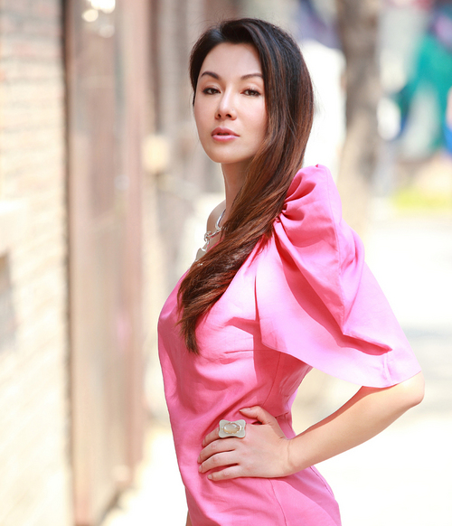 如此,希亚zya将成为首位在加拿大举行演唱会的内地流行歌手