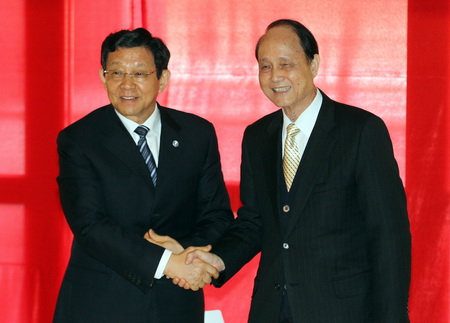 大陆海协会会长陈德铭(左),海基会董事长林中森(右) 图片来源:台湾"