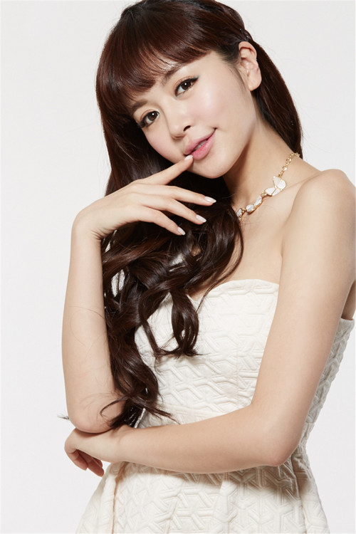 斐济99爱情将映赵多娜曝清纯系大片