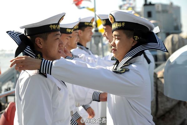 海军常服水兵服图片