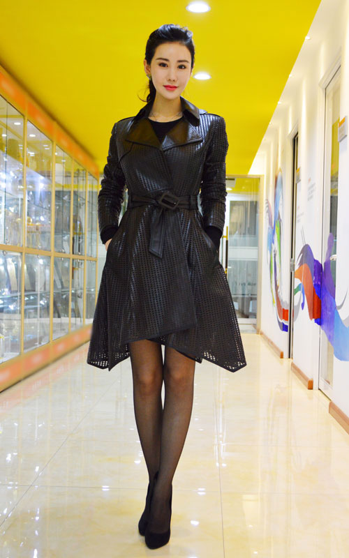 于咏琳穿黑色皮衣扮酷s身型完美秒杀旁人