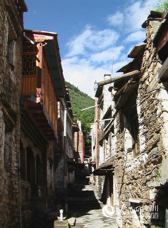 四川藏寨智慧旅游让村民腰包鼓起来