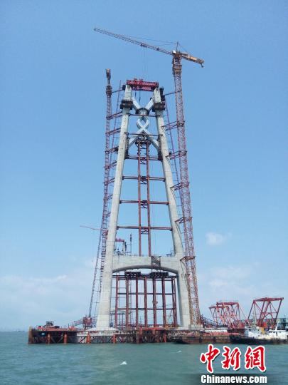 中国结屹立伶仃洋 港珠澳大桥首个标志性景观呈现|索塔|双索面_凤凰