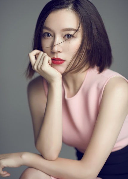 歌手王紫伊短发写真曝光 宛如漫画女主角