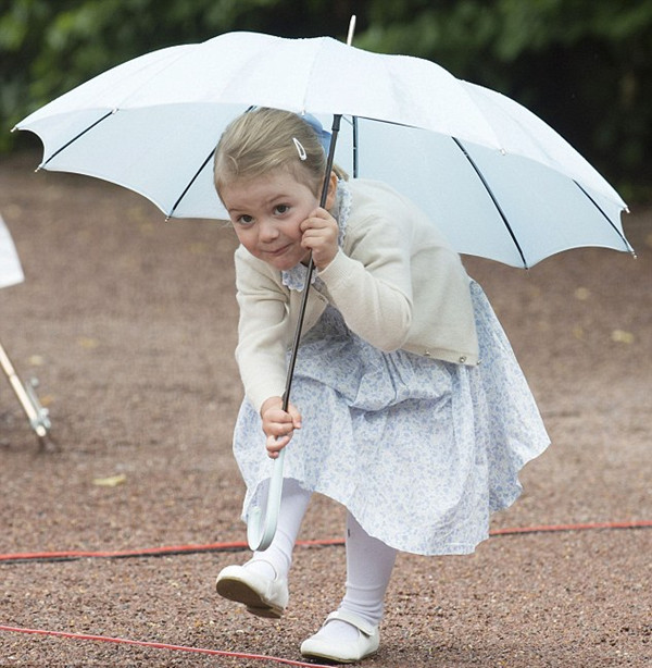 萌举不断的瑞典小公主