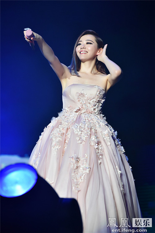 巡演前夕,张靓颖宣布重磅签下一位韩国solo女歌手池赫拉(z.