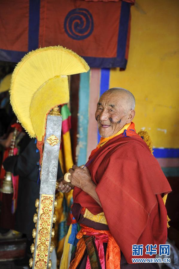 西藏举行羌姆宗教仪轨纪念释迦牟尼佛转法轮日