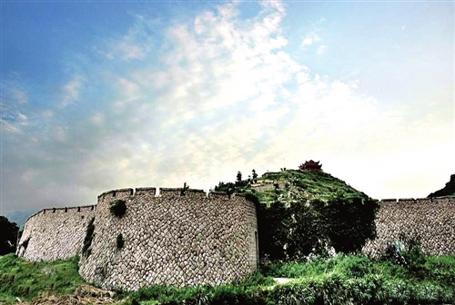 霞浦大京古堡在金色的沙滩奔跑,坐上渔民的小渔船出