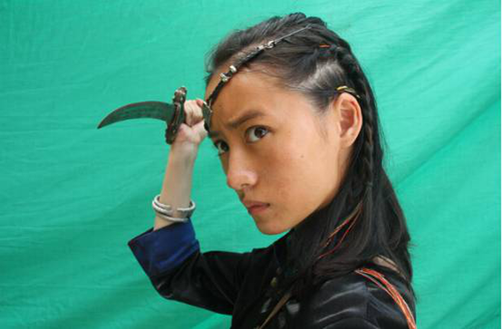 川村犬男的爪牙,最终成为川村犬男的牺牲品. 阿紫(依灵饰):壮族姑娘.