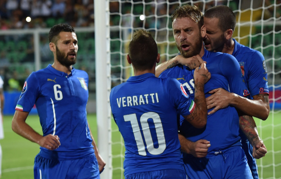 蓝衫军团8场不败,两连胜,由于本轮挪威2-0掀翻领头羊克罗地亚,积18分