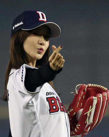 韩国第一个女棒球手图片