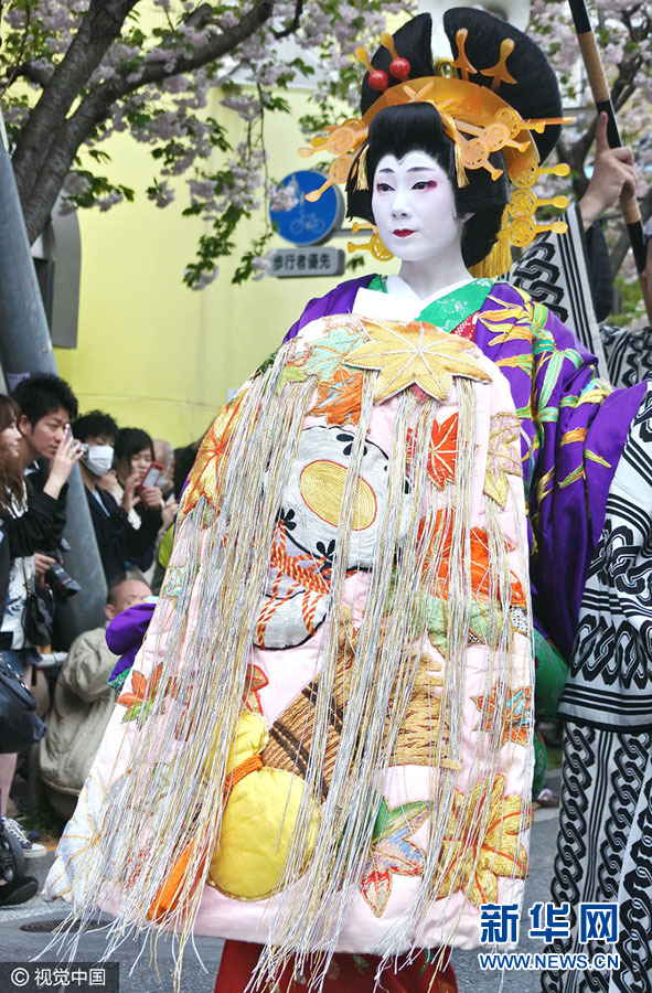 东京浅草:再现150年前吉原艺妓花魁行游盛况(高清)