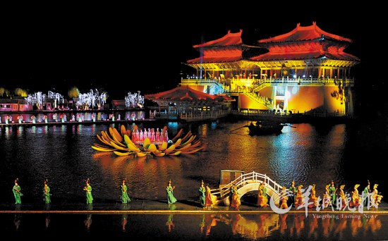 开封清明上河园上演的大型水上实景演出《大宋·东京梦华》,展现出一