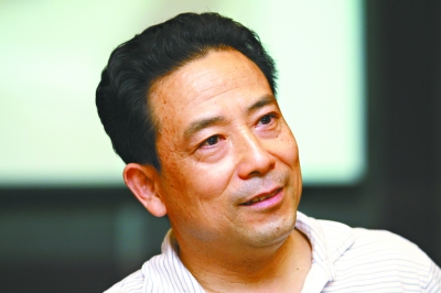 车延高谈"信仰危机""回到文化的根,重拾儒家传统"本报讯(记者刘功虎)